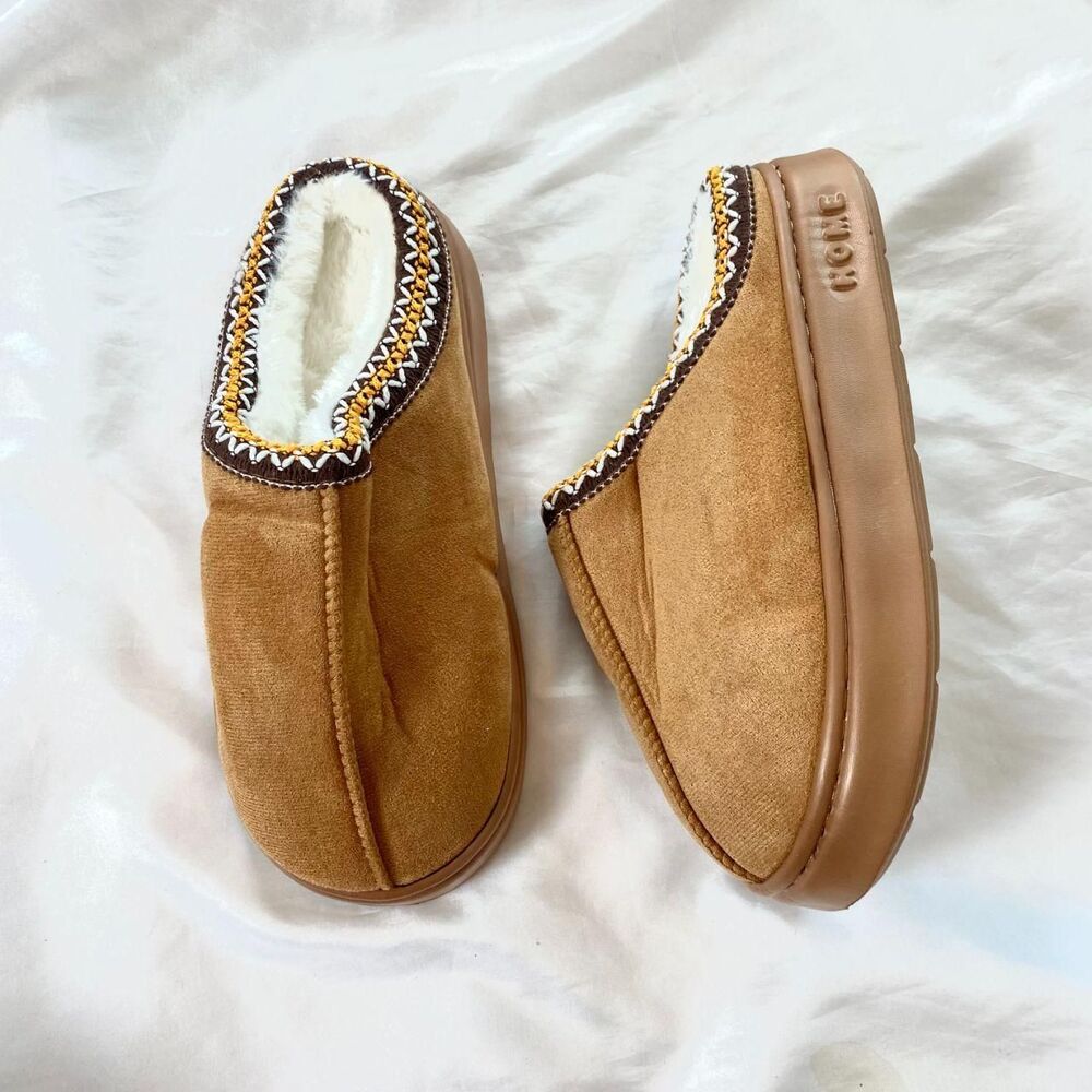 New Unworn HOME Tan Brown Thick Faux Fur Fuzzy Soft Slipper US 7 / 8